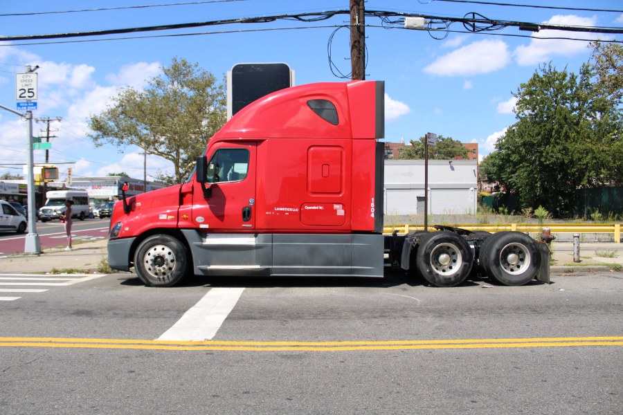 2017 Freightliner DS DS, available for sale in BROOKLYN, New York | Deals on Wheels International Auto. BROOKLYN, New York 2017 Freightliner DS DS, available for sale in BROOKLYN, New York | Deals on Wheels International Auto. BROOKLYN, New York