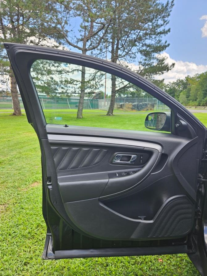 2012 Ford Taurus 4dr Sdn SEL AWD, available for sale in New Britain, Connecticut | Supreme Automotive. New Britain, Connecticut 2012 Ford Taurus 4dr Sdn SEL AWD, available for sale in New Britain, Connecticut | Supreme Automotive. New Britain, Connecticut