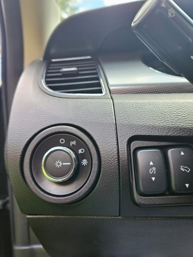 2012 Ford Taurus 4dr Sdn SEL AWD, available for sale in New Britain, Connecticut | Supreme Automotive. New Britain, Connecticut 2012 Ford Taurus 4dr Sdn SEL AWD, available for sale in New Britain, Connecticut | Supreme Automotive. New Britain, Connecticut