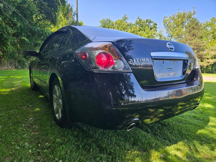 2009 Nissan Altima 4dr Sdn I4 CVT 2.5 S, available for sale in New Britain, Connecticut | Supreme Automotive. New Britain, Connecticut 2009 Nissan Altima 4dr Sdn I4 CVT 2.5 S, available for sale in New Britain, Connecticut | Supreme Automotive. New Britain, Connecticut