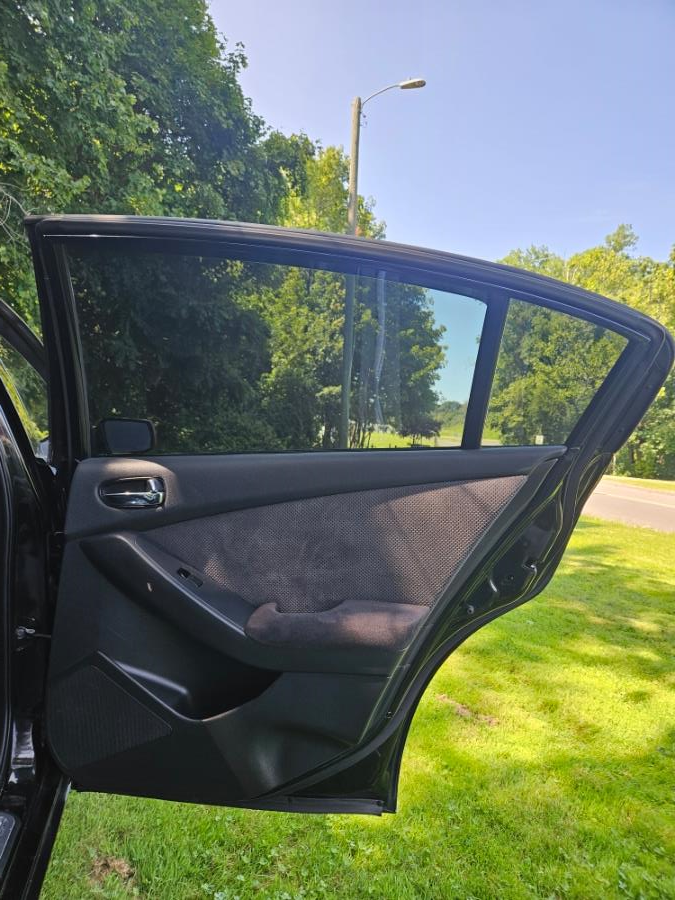 2009 Nissan Altima 4dr Sdn I4 CVT 2.5 S, available for sale in New Britain, Connecticut | Supreme Automotive. New Britain, Connecticut 2009 Nissan Altima 4dr Sdn I4 CVT 2.5 S, available for sale in New Britain, Connecticut | Supreme Automotive. New Britain, Connecticut