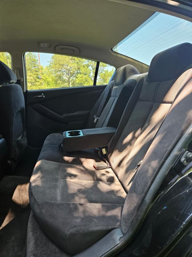 2009 Nissan Altima 4dr Sdn I4 CVT 2.5 S, available for sale in New Britain, Connecticut | Supreme Automotive. New Britain, Connecticut 2009 Nissan Altima 4dr Sdn I4 CVT 2.5 S, available for sale in New Britain, Connecticut | Supreme Automotive. New Britain, Connecticut