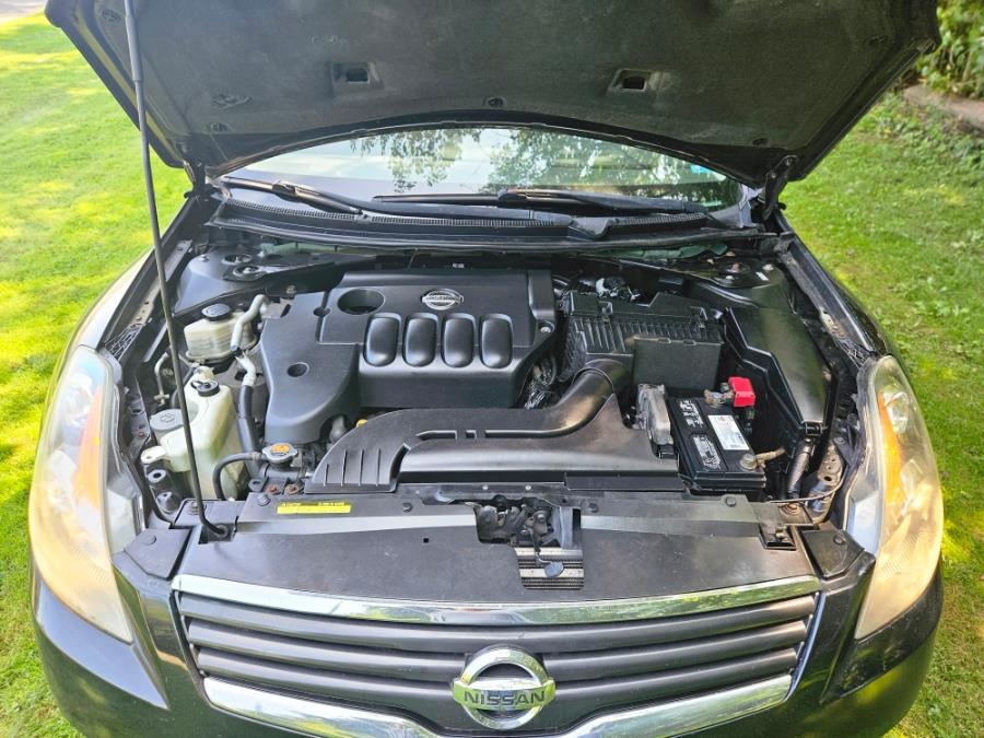 2009 Nissan Altima 4dr Sdn I4 CVT 2.5 S, available for sale in New Britain, Connecticut | Supreme Automotive. New Britain, Connecticut 2009 Nissan Altima 4dr Sdn I4 CVT 2.5 S, available for sale in New Britain, Connecticut | Supreme Automotive. New Britain, Connecticut