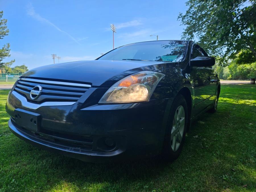 2009 Nissan Altima 4dr Sdn I4 CVT 2.5 S, available for sale in New Britain, Connecticut | Supreme Automotive. New Britain, Connecticut 2009 Nissan Altima 4dr Sdn I4 CVT 2.5 S, available for sale in New Britain, Connecticut | Supreme Automotive. New Britain, Connecticut