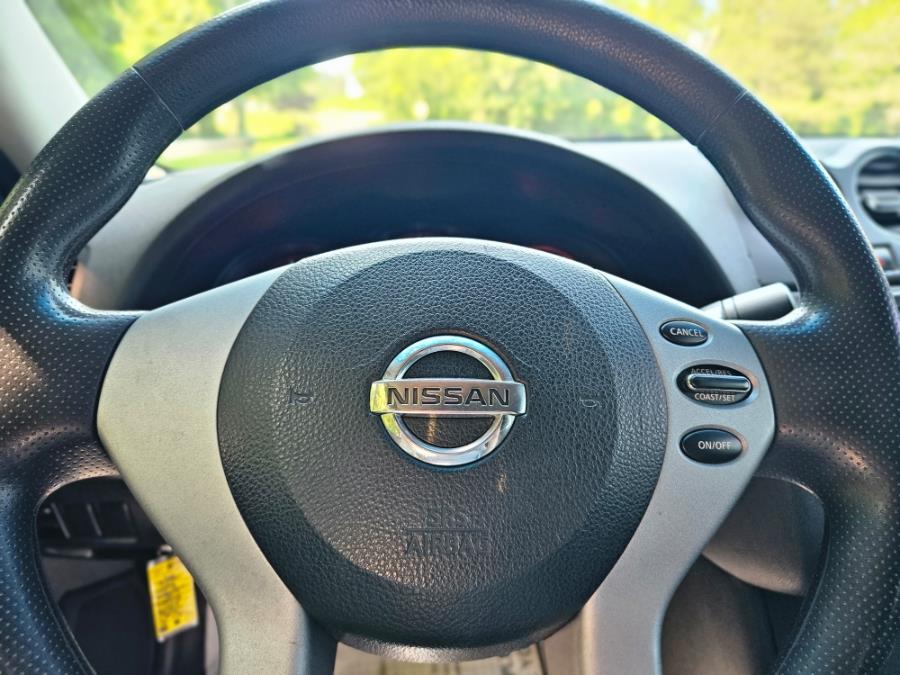 2009 Nissan Altima 4dr Sdn I4 CVT 2.5 S, available for sale in New Britain, Connecticut | Supreme Automotive. New Britain, Connecticut 2009 Nissan Altima 4dr Sdn I4 CVT 2.5 S, available for sale in New Britain, Connecticut | Supreme Automotive. New Britain, Connecticut