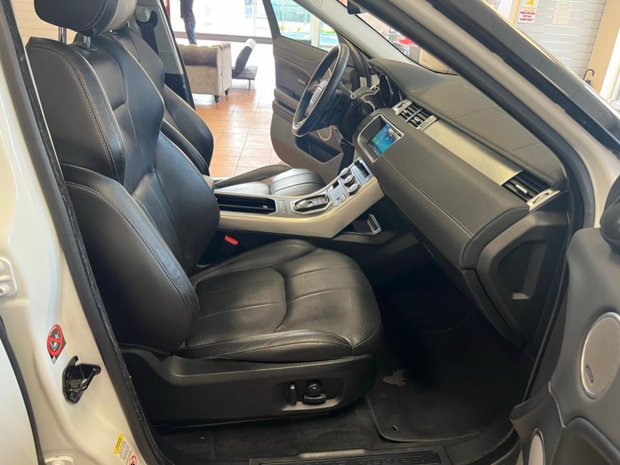 2017 Land Rover Range Rover Evoque 5 Door SE, available for sale in Suffern, New York | Rockland Motor Sport. Suffern, New York 2017 Land Rover Range Rover Evoque 5 Door SE, available for sale in Suffern, New York | Rockland Motor Sport. Suffern, New York