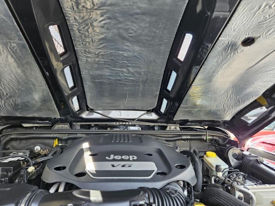 2014 Jeep Wrangler Unlimited 4WD 4dr Sahara, available for sale in Wantagh, New York | Alpine Motors Inc. Wantagh, New York 2014 Jeep Wrangler Unlimited 4WD 4dr Sahara, available for sale in Wantagh, New York | Alpine Motors Inc. Wantagh, New York
