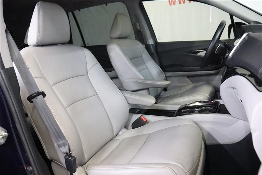 2016 Honda Pilot TOURING, available for sale in Paterson, New Jersey | Fast Track Motors. Paterson, New Jersey 2016 Honda Pilot TOURING, available for sale in Paterson, New Jersey | Fast Track Motors. Paterson, New Jersey