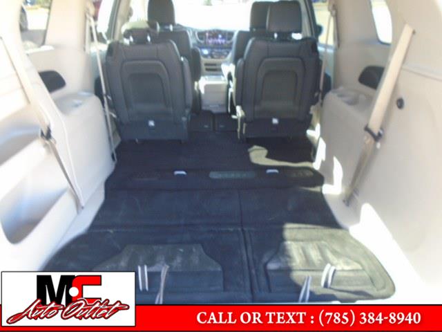 2022 Chrysler Pacifica Touring L FWD, available for sale in Colby, Kansas | M C Auto Outlet Inc. Colby, Kansas 2022 Chrysler Pacifica Touring L FWD, available for sale in Colby, Kansas | M C Auto Outlet Inc. Colby, Kansas