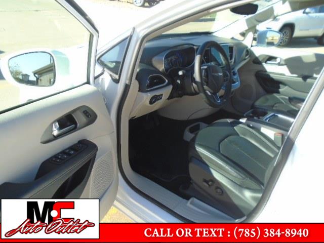 2022 Chrysler Pacifica Touring L FWD, available for sale in Colby, Kansas | M C Auto Outlet Inc. Colby, Kansas 2022 Chrysler Pacifica Touring L FWD, available for sale in Colby, Kansas | M C Auto Outlet Inc. Colby, Kansas
