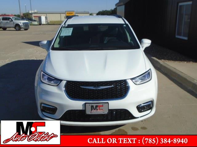2022 Chrysler Pacifica Touring L FWD, available for sale in Colby, Kansas | M C Auto Outlet Inc. Colby, Kansas 2022 Chrysler Pacifica Touring L FWD, available for sale in Colby, Kansas | M C Auto Outlet Inc. Colby, Kansas