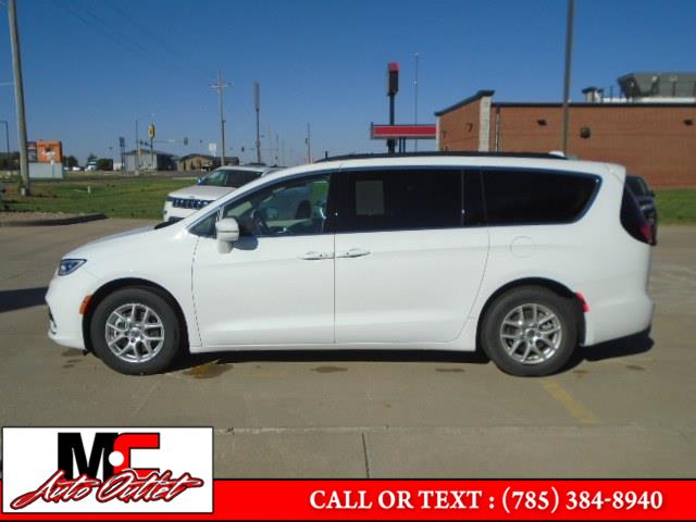 2022 Chrysler Pacifica Touring L FWD, available for sale in Colby, Kansas | M C Auto Outlet Inc. Colby, Kansas 2022 Chrysler Pacifica Touring L FWD, available for sale in Colby, Kansas | M C Auto Outlet Inc. Colby, Kansas