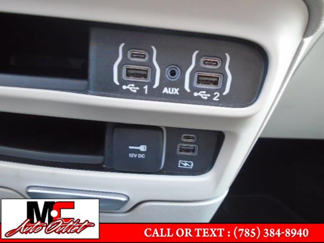 2022 Chrysler Pacifica Touring L FWD, available for sale in Colby, Kansas | M C Auto Outlet Inc. Colby, Kansas 2022 Chrysler Pacifica Touring L FWD, available for sale in Colby, Kansas | M C Auto Outlet Inc. Colby, Kansas