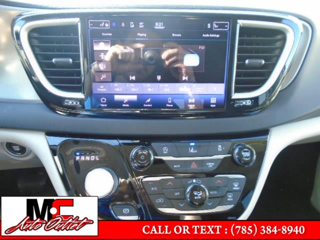2022 Chrysler Pacifica Touring L FWD, available for sale in Colby, Kansas | M C Auto Outlet Inc. Colby, Kansas 2022 Chrysler Pacifica Touring L FWD, available for sale in Colby, Kansas | M C Auto Outlet Inc. Colby, Kansas