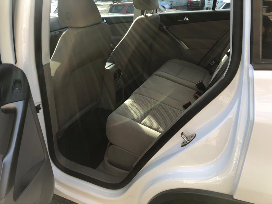 2009 Volkswagen Tiguan FWD 4dr Auto S, available for sale in Irvington, New Jersey | Elis Motors Corp. Irvington, New Jersey 2009 Volkswagen Tiguan FWD 4dr Auto S, available for sale in Irvington, New Jersey | Elis Motors Corp. Irvington, New Jersey