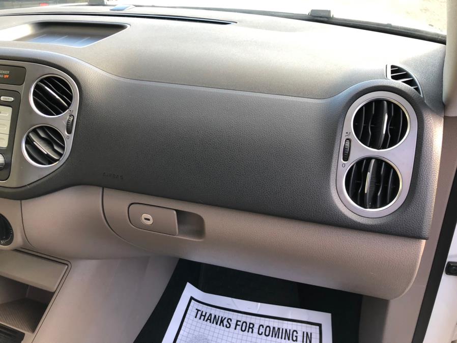 2009 Volkswagen Tiguan FWD 4dr Auto S, available for sale in Irvington, New Jersey | Elis Motors Corp. Irvington, New Jersey 2009 Volkswagen Tiguan FWD 4dr Auto S, available for sale in Irvington, New Jersey | Elis Motors Corp. Irvington, New Jersey