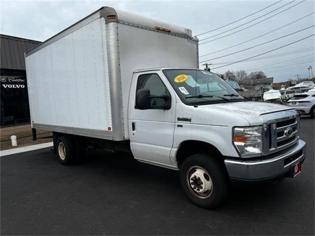 2016 Ford E-350sd Base, available for sale in Stratford, Connecticut | Wiz Leasing Inc. Stratford, Connecticut 2016 Ford E-350sd Base, available for sale in Stratford, Connecticut | Wiz Leasing Inc. Stratford, Connecticut