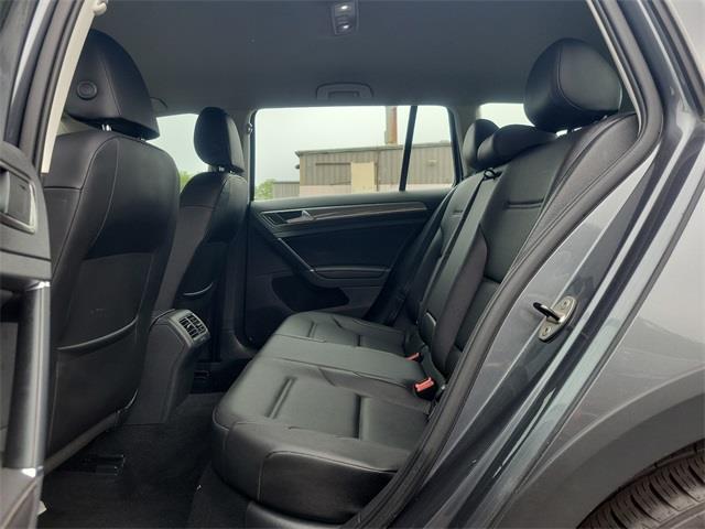 2017 Volkswagen Golf Alltrack TSI S, available for sale in Stratford, Connecticut | Wiz Leasing Inc. Stratford, Connecticut 2017 Volkswagen Golf Alltrack TSI S, available for sale in Stratford, Connecticut | Wiz Leasing Inc. Stratford, Connecticut