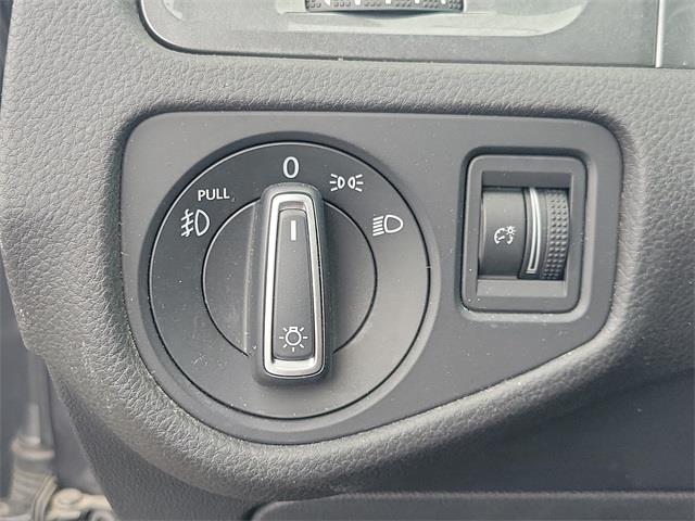2017 Volkswagen Golf Alltrack TSI S, available for sale in Stratford, Connecticut | Wiz Leasing Inc. Stratford, Connecticut 2017 Volkswagen Golf Alltrack TSI S, available for sale in Stratford, Connecticut | Wiz Leasing Inc. Stratford, Connecticut