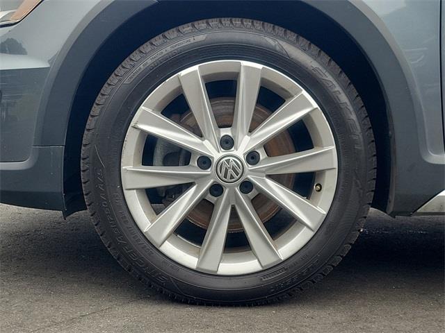 2017 Volkswagen Golf Alltrack TSI S, available for sale in Stratford, Connecticut | Wiz Leasing Inc. Stratford, Connecticut 2017 Volkswagen Golf Alltrack TSI S, available for sale in Stratford, Connecticut | Wiz Leasing Inc. Stratford, Connecticut