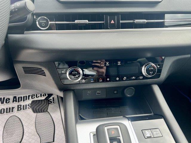 2023 Mitsubishi Outlander Phev SEL, available for sale in Great Neck, New York | Camy Cars. Great Neck, New York 2023 Mitsubishi Outlander Phev SEL, available for sale in Great Neck, New York | Camy Cars. Great Neck, New York