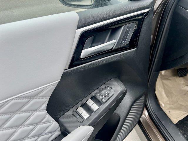 2023 Mitsubishi Outlander Phev SEL, available for sale in Great Neck, New York | Camy Cars. Great Neck, New York 2023 Mitsubishi Outlander Phev SEL, available for sale in Great Neck, New York | Camy Cars. Great Neck, New York