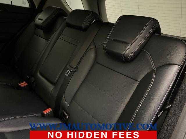 2013 Mercedes-benz M-class ML 350, available for sale in Naugatuck, Connecticut | J&M Automotive Sls&Svc LLC. Naugatuck, Connecticut 2013 Mercedes-benz M-class ML 350, available for sale in Naugatuck, Connecticut | J&M Automotive Sls&Svc LLC. Naugatuck, Connecticut