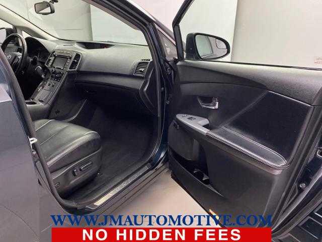 2015 Toyota Venza XLE, available for sale in Naugatuck, Connecticut | J&M Automotive Sls&Svc LLC. Naugatuck, Connecticut 2015 Toyota Venza XLE, available for sale in Naugatuck, Connecticut | J&M Automotive Sls&Svc LLC. Naugatuck, Connecticut