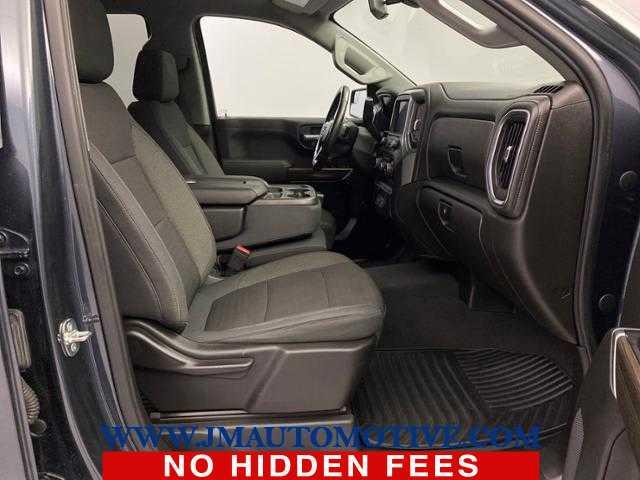 2019 Chevrolet Silverado 1500 RST 4WD Crew Cab 157, available for sale in Naugatuck, Connecticut | J&M Automotive Sls&Svc LLC. Naugatuck, Connecticut 2019 Chevrolet Silverado 1500 RST 4WD Crew Cab 157, available for sale in Naugatuck, Connecticut | J&M Automotive Sls&Svc LLC. Naugatuck, Connecticut