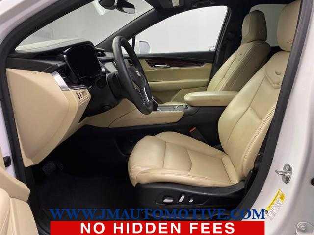 2018 Cadillac Xt5 Luxury AWD, available for sale in Naugatuck, Connecticut | J&M Automotive Sls&Svc LLC. Naugatuck, Connecticut 2018 Cadillac Xt5 Luxury AWD, available for sale in Naugatuck, Connecticut | J&M Automotive Sls&Svc LLC. Naugatuck, Connecticut