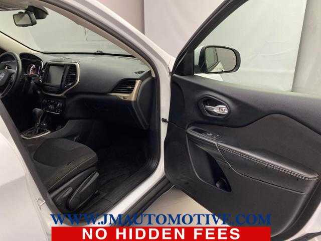 2016 Jeep Cherokee Altitude, available for sale in Naugatuck, Connecticut | J&M Automotive Sls&Svc LLC. Naugatuck, Connecticut 2016 Jeep Cherokee Altitude, available for sale in Naugatuck, Connecticut | J&M Automotive Sls&Svc LLC. Naugatuck, Connecticut