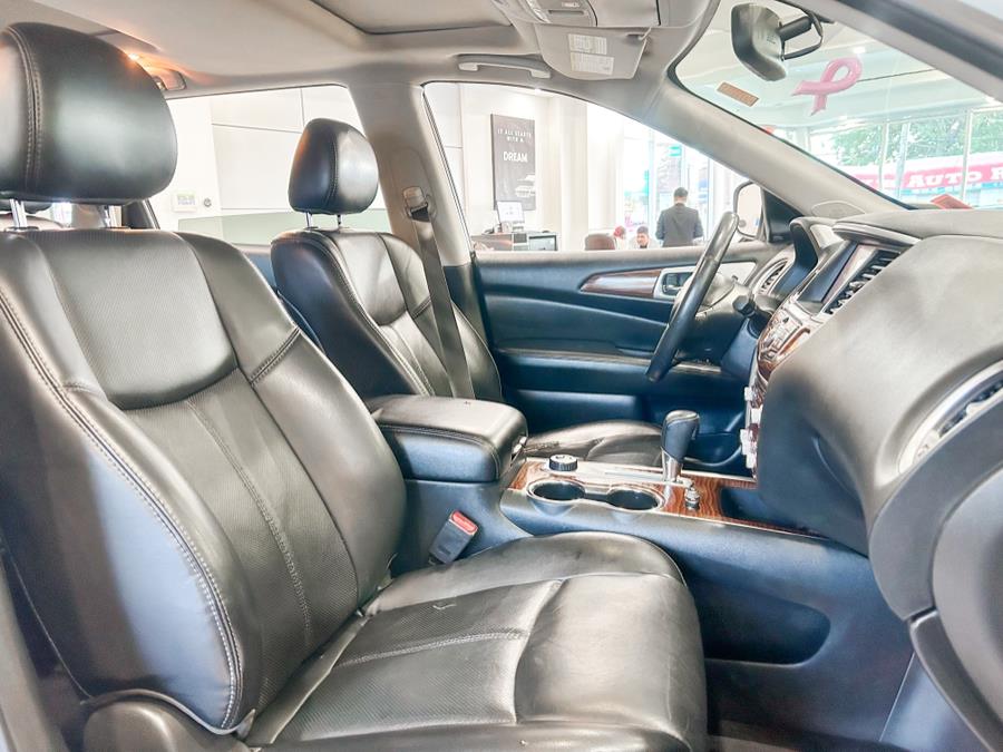 2019 Nissan Pathfinder 4x4 PLATINUM, available for sale in Franklin Square, New York | Luxury Motor Club. Franklin Square, New York 2019 Nissan Pathfinder 4x4 PLATINUM, available for sale in Franklin Square, New York | Luxury Motor Club. Franklin Square, New York