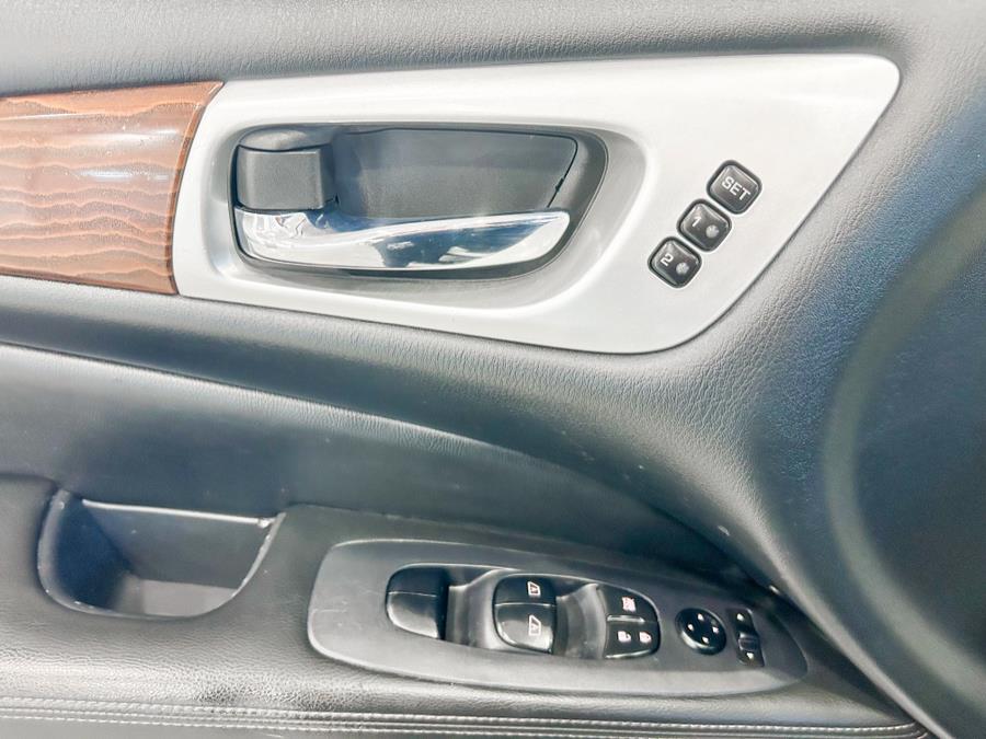 2019 Nissan Pathfinder 4x4 PLATINUM, available for sale in Franklin Square, New York | Luxury Motor Club. Franklin Square, New York 2019 Nissan Pathfinder 4x4 PLATINUM, available for sale in Franklin Square, New York | Luxury Motor Club. Franklin Square, New York