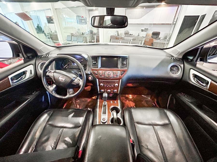 2019 Nissan Pathfinder 4x4 PLATINUM, available for sale in Franklin Square, New York | Luxury Motor Club. Franklin Square, New York 2019 Nissan Pathfinder 4x4 PLATINUM, available for sale in Franklin Square, New York | Luxury Motor Club. Franklin Square, New York
