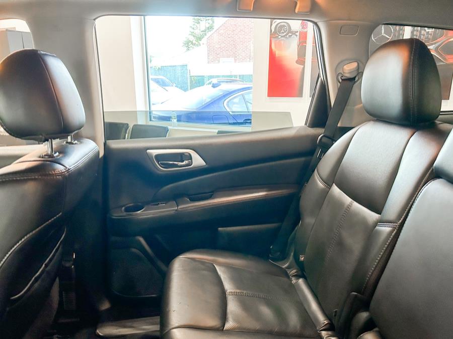 2019 Nissan Pathfinder 4x4 PLATINUM, available for sale in Franklin Square, New York | Luxury Motor Club. Franklin Square, New York 2019 Nissan Pathfinder 4x4 PLATINUM, available for sale in Franklin Square, New York | Luxury Motor Club. Franklin Square, New York