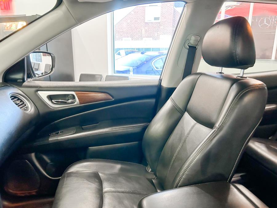 2019 Nissan Pathfinder 4x4 PLATINUM, available for sale in Franklin Square, New York | Luxury Motor Club. Franklin Square, New York 2019 Nissan Pathfinder 4x4 PLATINUM, available for sale in Franklin Square, New York | Luxury Motor Club. Franklin Square, New York