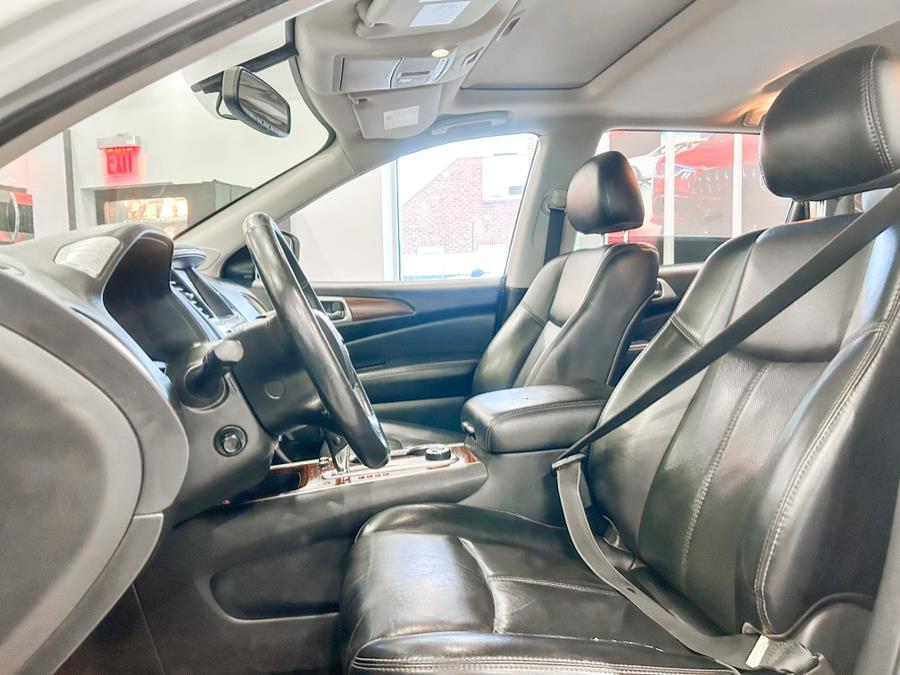 2019 Nissan Pathfinder 4x4 PLATINUM, available for sale in Franklin Square, New York | Luxury Motor Club. Franklin Square, New York 2019 Nissan Pathfinder 4x4 PLATINUM, available for sale in Franklin Square, New York | Luxury Motor Club. Franklin Square, New York
