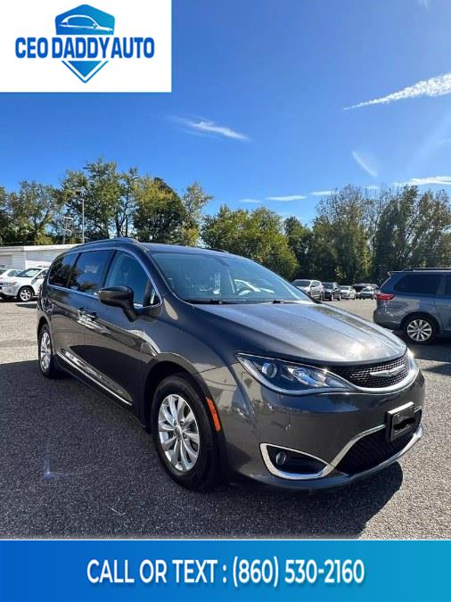 2018 Chrysler Pacifica Touring L FWD, available for sale in Online only, Connecticut | CEO DADDY AUTO. Online only, Connecticut