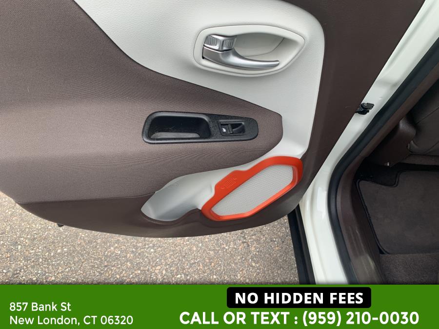 2015 Jeep Renegade 4WD 4dr Latitude, available for sale in New London, Connecticut | McAvoy Inc dba Town Hill Auto. New London, Connecticut 2015 Jeep Renegade 4WD 4dr Latitude, available for sale in New London, Connecticut | McAvoy Inc dba Town Hill Auto. New London, Connecticut