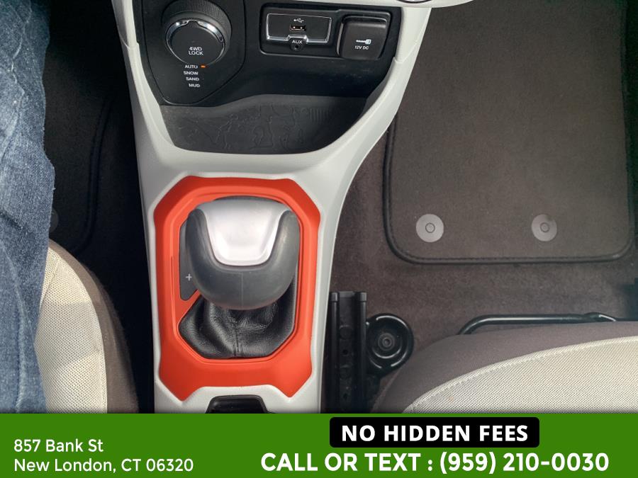 2015 Jeep Renegade 4WD 4dr Latitude, available for sale in New London, Connecticut | McAvoy Inc dba Town Hill Auto. New London, Connecticut 2015 Jeep Renegade 4WD 4dr Latitude, available for sale in New London, Connecticut | McAvoy Inc dba Town Hill Auto. New London, Connecticut