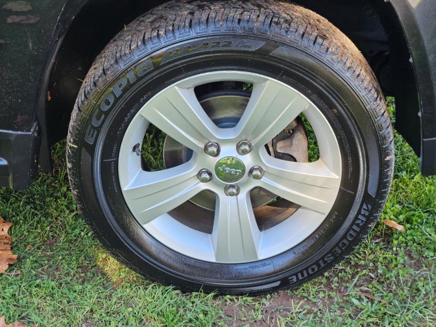 2014 Jeep Compass 4WD 4dr Latitude, available for sale in New Britain, Connecticut | Supreme Automotive. New Britain, Connecticut 2014 Jeep Compass 4WD 4dr Latitude, available for sale in New Britain, Connecticut | Supreme Automotive. New Britain, Connecticut