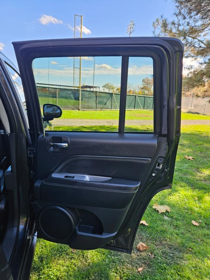 2014 Jeep Compass 4WD 4dr Latitude, available for sale in New Britain, Connecticut | Supreme Automotive. New Britain, Connecticut 2014 Jeep Compass 4WD 4dr Latitude, available for sale in New Britain, Connecticut | Supreme Automotive. New Britain, Connecticut