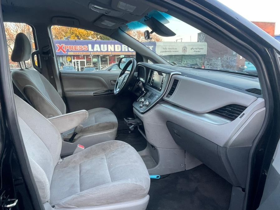 2018 Toyota Sienna L FWD 7-Passenger (Natl), available for sale in BROOKLYN, New York | Deals on Wheels International Auto. BROOKLYN, New York 2018 Toyota Sienna L FWD 7-Passenger (Natl), available for sale in BROOKLYN, New York | Deals on Wheels International Auto. BROOKLYN, New York