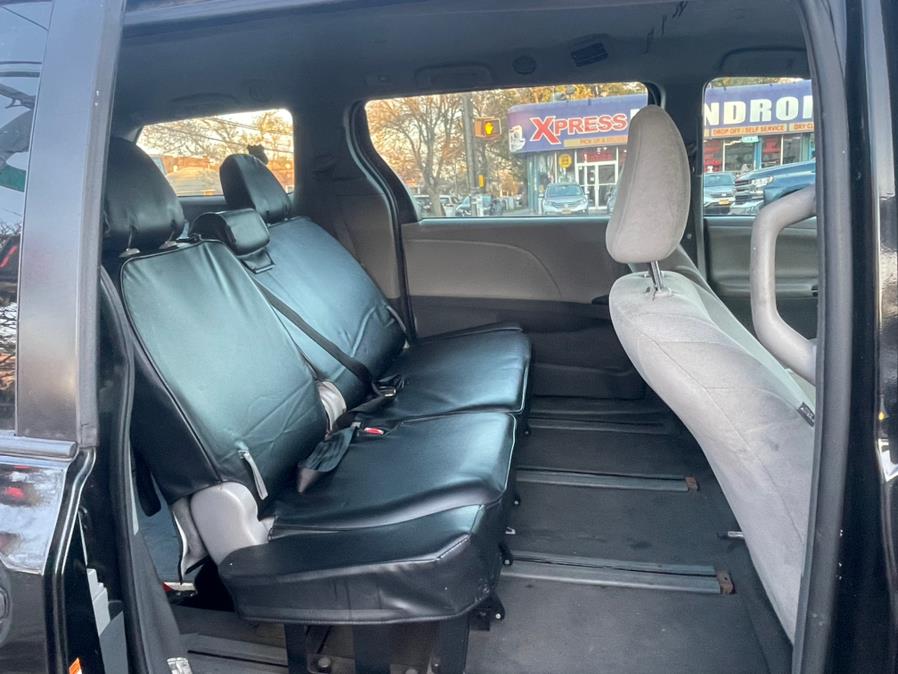 2018 Toyota Sienna L FWD 7-Passenger (Natl), available for sale in BROOKLYN, New York | Deals on Wheels International Auto. BROOKLYN, New York 2018 Toyota Sienna L FWD 7-Passenger (Natl), available for sale in BROOKLYN, New York | Deals on Wheels International Auto. BROOKLYN, New York