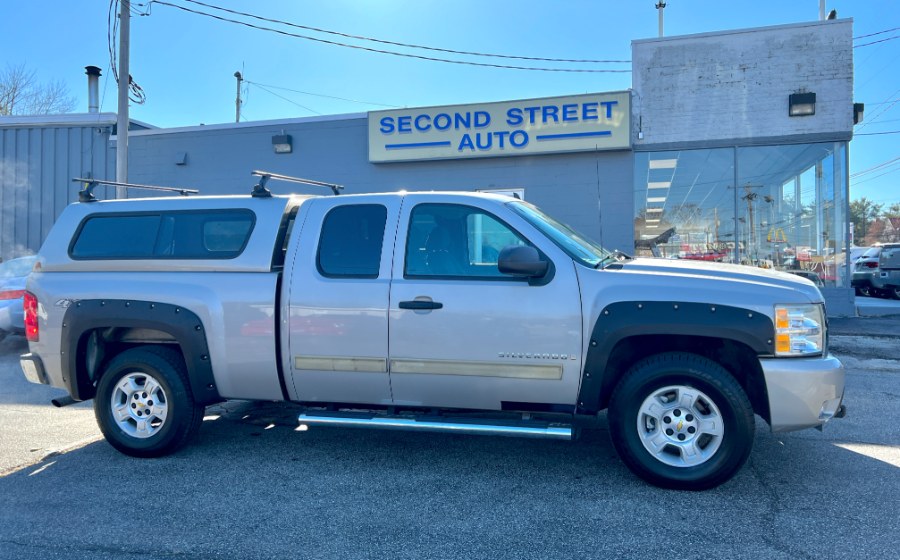 2009 Chevrolet Silverado 1500 4WD Ext Cab 143.5" LT, available for sale in Manchester, New Hampshire | Second Street Auto Sales Inc. Manchester, New Hampshire