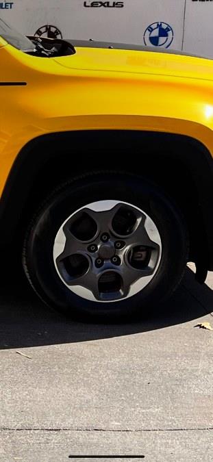 2015 Jeep Renegade FWD 4dr Latitude, available for sale in Santa Ana, California | Auto Max Of Santa Ana. Santa Ana, California 2015 Jeep Renegade FWD 4dr Latitude, available for sale in Santa Ana, California | Auto Max Of Santa Ana. Santa Ana, California