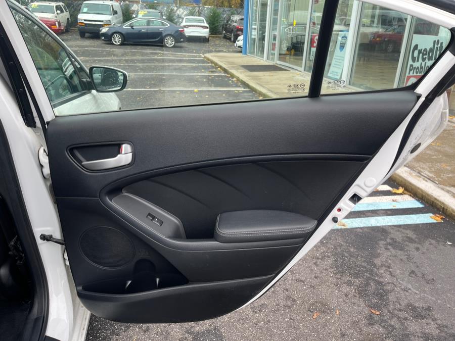 2017 Kia Forte LX. CLEAN CARFAX!, available for sale in Elmont, New York | Sunrise of Elmont. Elmont, New York 2017 Kia Forte LX. CLEAN CARFAX!, available for sale in Elmont, New York | Sunrise of Elmont. Elmont, New York