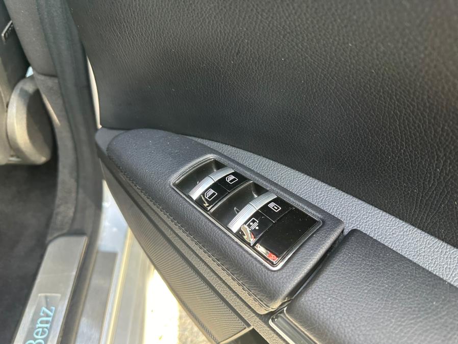 2012 Mercedes-Benz S-Class 4dr Sdn S550 4MATIC, available for sale in Jersey City, New Jersey | Car Valley Group. Jersey City, New Jersey 2012 Mercedes-Benz S-Class 4dr Sdn S550 4MATIC, available for sale in Jersey City, New Jersey | Car Valley Group. Jersey City, New Jersey
