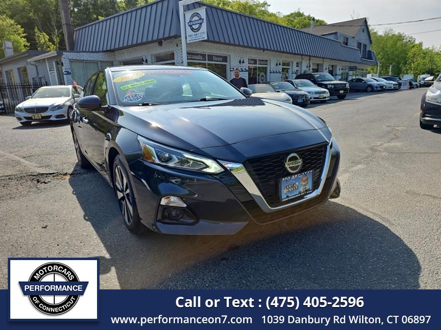 Used 2019 Nissan Altima in Wilton, Connecticut | Performance Motor Cars Of Connecticut LLC. Wilton, Connecticut