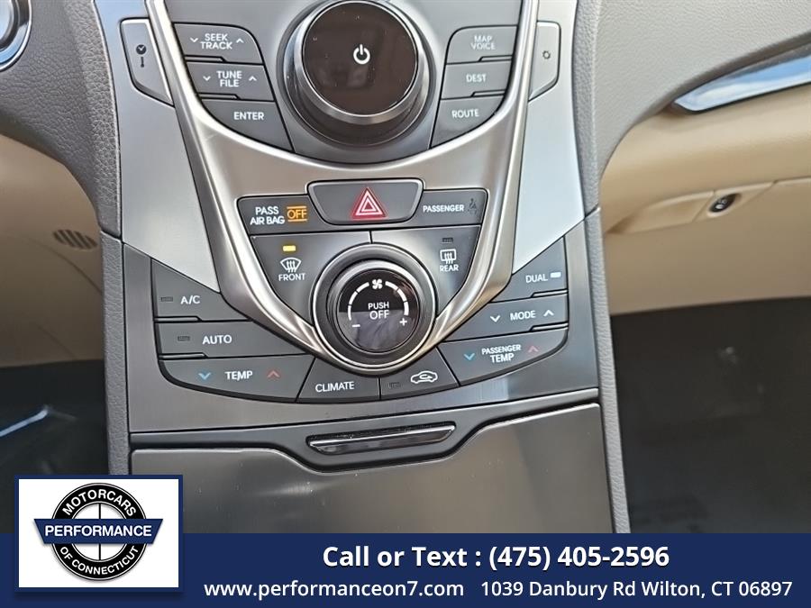 2013 Hyundai Azera 4dr Sdn, available for sale in Wilton, Connecticut | Performance Motor Cars Of Connecticut LLC. Wilton, Connecticut 2013 Hyundai Azera 4dr Sdn, available for sale in Wilton, Connecticut | Performance Motor Cars Of Connecticut LLC. Wilton, Connecticut